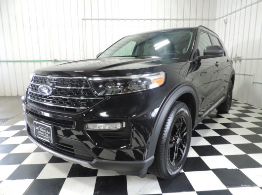 2023 Ford Explorer Black 001