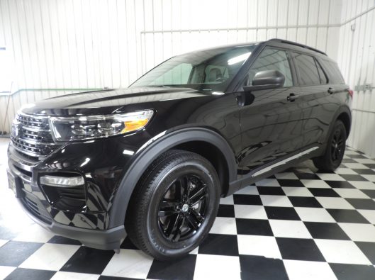 2023 Ford Explorer Black 002