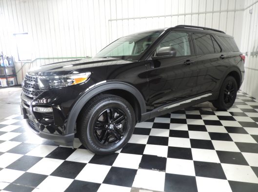 2023 Ford Explorer Black 003
