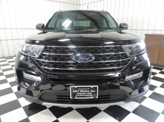 2023 Ford Explorer Black 004