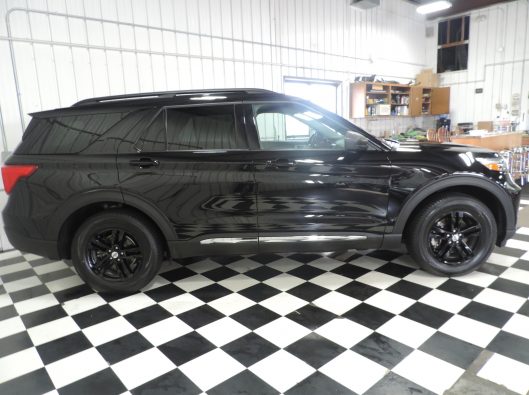 2023 Ford Explorer Black 012
