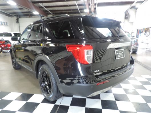 2023 Ford Explorer Black 019