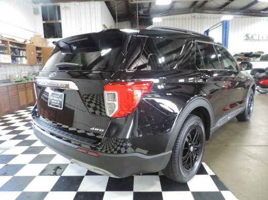 2023 Ford Explorer Black 020