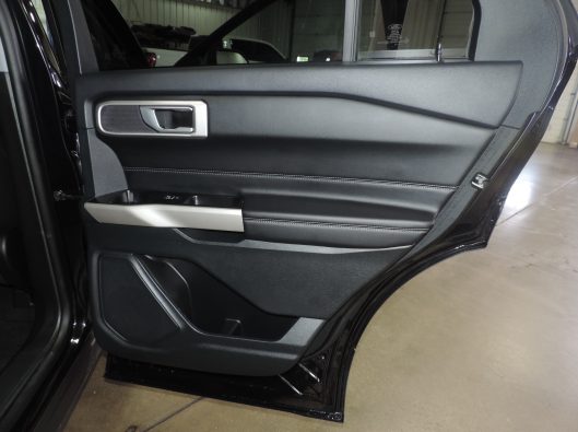 2023 Ford Explorer Black 025