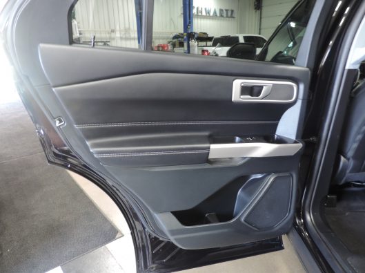2023 Ford Explorer Black 031