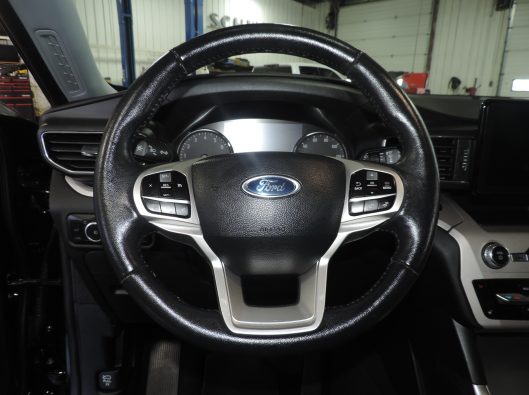 2023 Ford Explorer Black 038