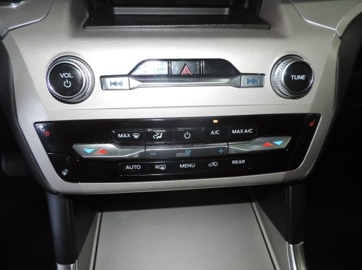 2023 Ford Explorer Black 039