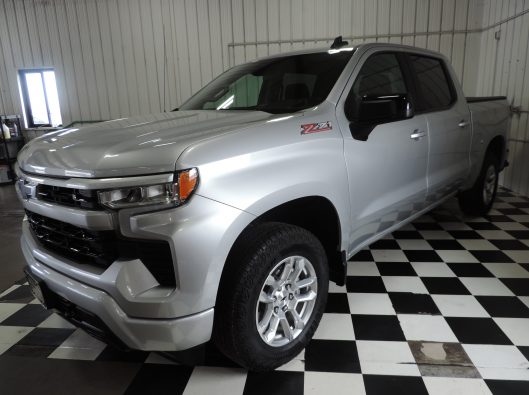 2022 Chev Silverado Crew RST 002