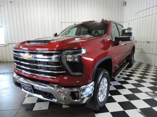 2024 CHev HD 3500 LTZ Red 001