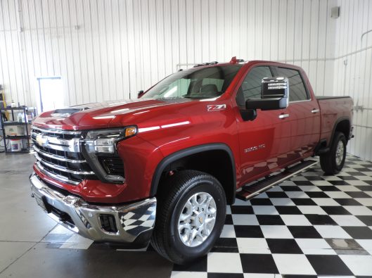 2024 CHev HD 3500 LTZ Red 002