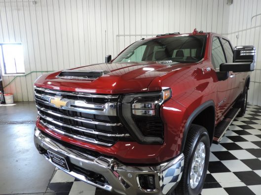 2024 CHev HD 3500 LTZ Red 007