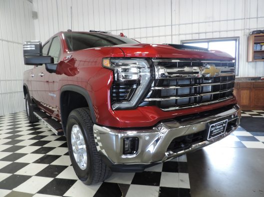 2024 CHev HD 3500 LTZ Red 008