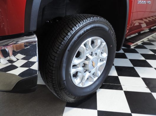 2024 CHev HD 3500 LTZ Red 019