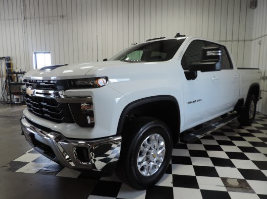 2024 Chev Silverado HD 3500 White 002