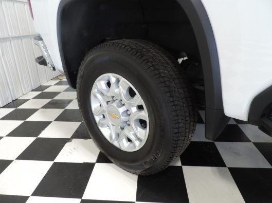 2024 Chev Silverado HD 3500 White 015