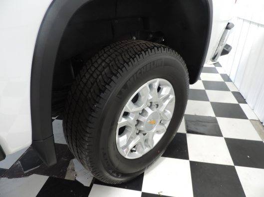 2024 Chev Silverado HD 3500 White 018