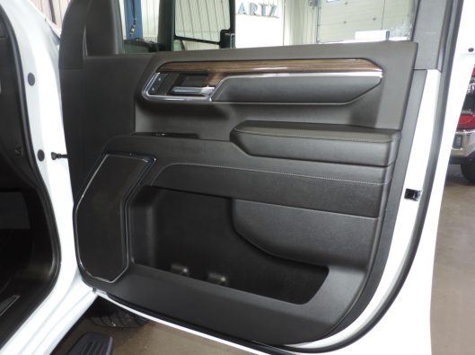 2024 Chev Silverado HD 3500 White 027