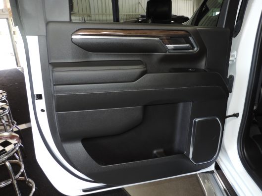 2024 Chev Silverado HD 3500 White 034