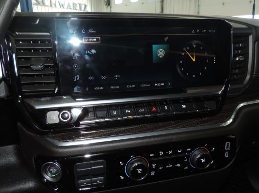 2024 Chev Silverado HD 3500 White 042