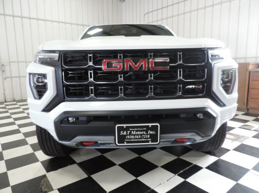 2024 GMC Canyon White 007
