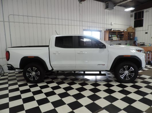 2024 GMC Canyon White 010