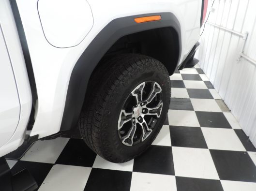 2024 GMC Canyon White 016