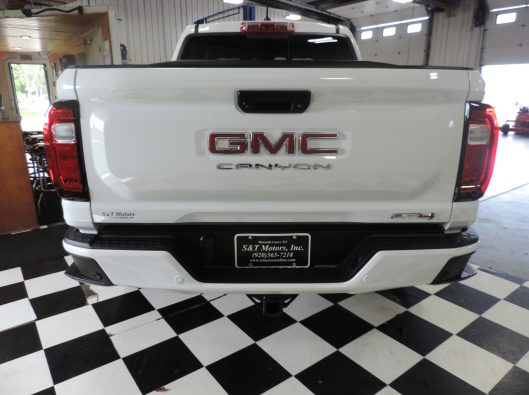 2024 GMC Canyon White 018