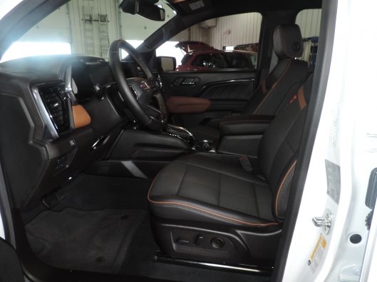 2024 GMC Canyon White 036