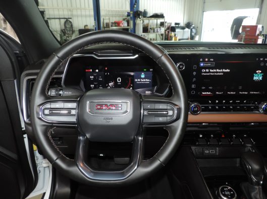 2024 GMC Canyon White 039