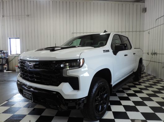 2025 Chev Silverado TB White 001