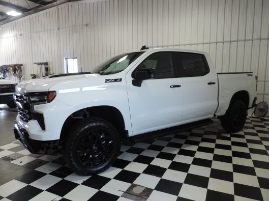 2025 Chev Silverado TB White 004