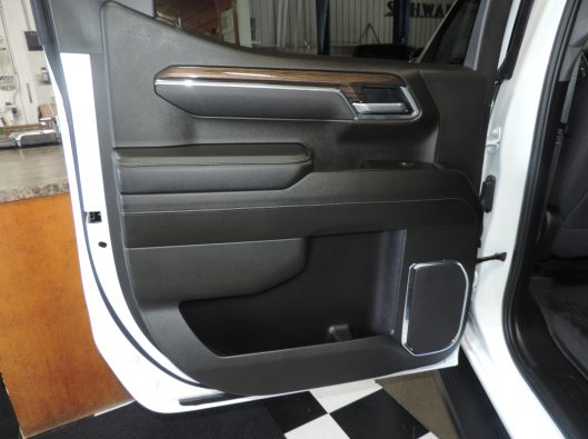 2025 Chev Silverado TB White 033