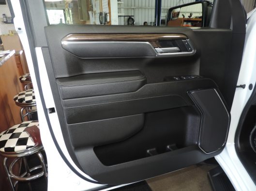 2025 Chev Silverado TB White 035