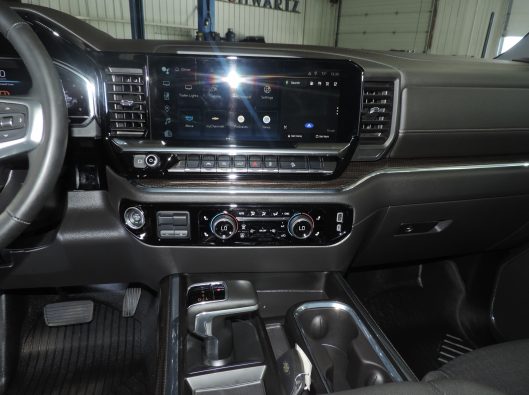 2025 Chev Silverado TB White 040