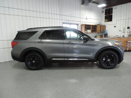 2023 Ford Explorer XLT Gray Non 010
