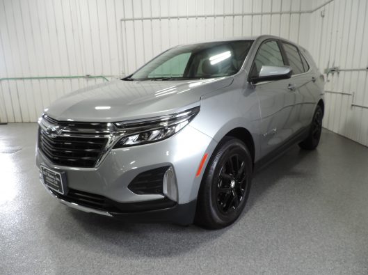 2023 Gray Chev Equinox 001