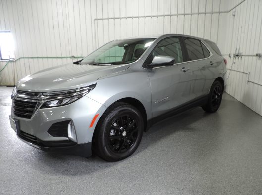 2023 Gray Chev Equinox 002