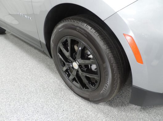 2023 Gray Chev Equinox 011