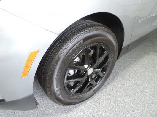 2023 Gray Chev Equinox 013