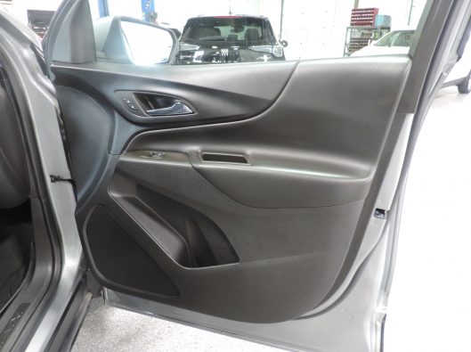 2023 Gray Chev Equinox 020
