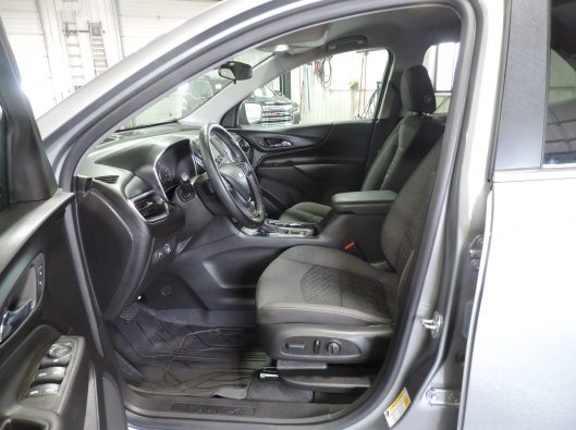 2023 Gray Chev Equinox 032