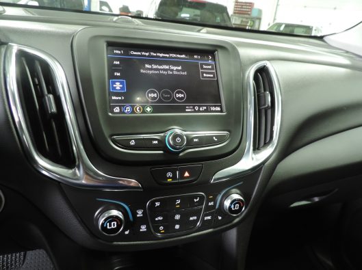 2023 Gray Chev Equinox 035