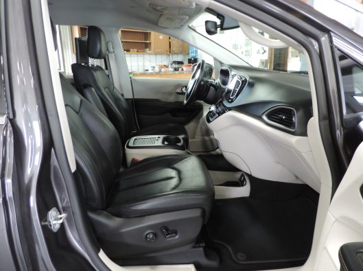 2020 Chrysler Pacifica 022