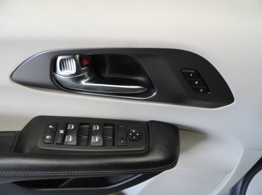 2020 Chrysler Pacifica 033