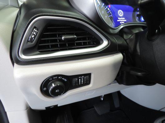 2020 Chrysler Pacifica 035