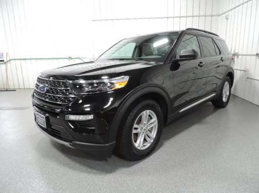 2022 Ford Explorer RWD Black 002