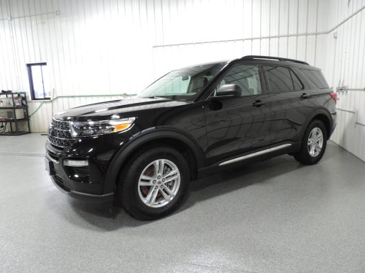 2022 Ford Explorer RWD Black 003