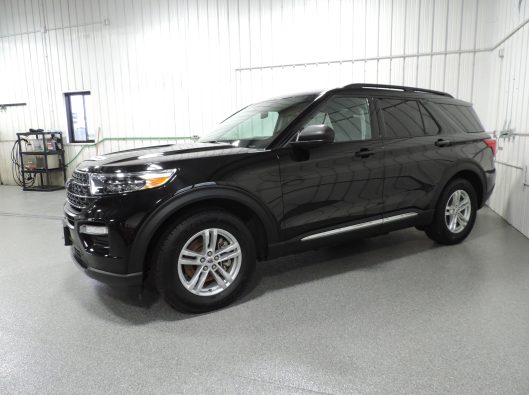 2022 Ford Explorer RWD Black 004