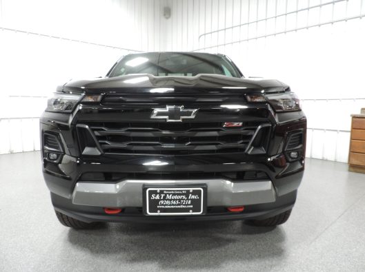 2023 Chev Colorado Z71 Black 005
