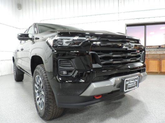2023 Chev Colorado Z71 Black 007